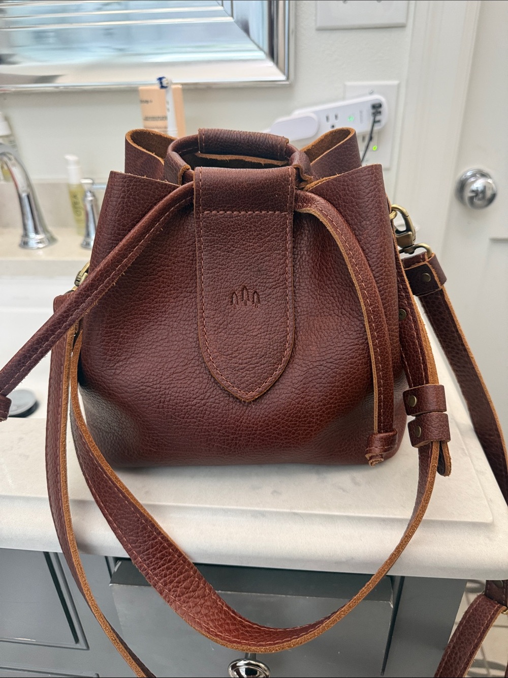Portland Leather Goods small Firefly bucket bag - Picture 2 of 6